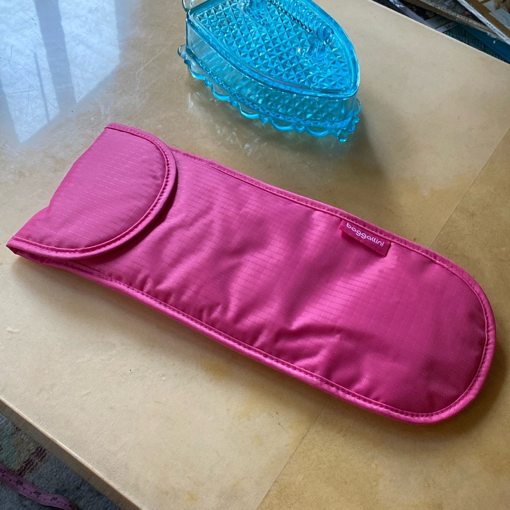 Baggallini Hot Tool Cover Straightener Curling Wand Travel Pink NWOT